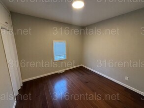 2302 S Washington Ave in Wichita, KS - Building Photo - Building Photo