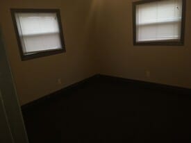 290-330 N 3rd St in Conneaut Lake, PA - Building Photo