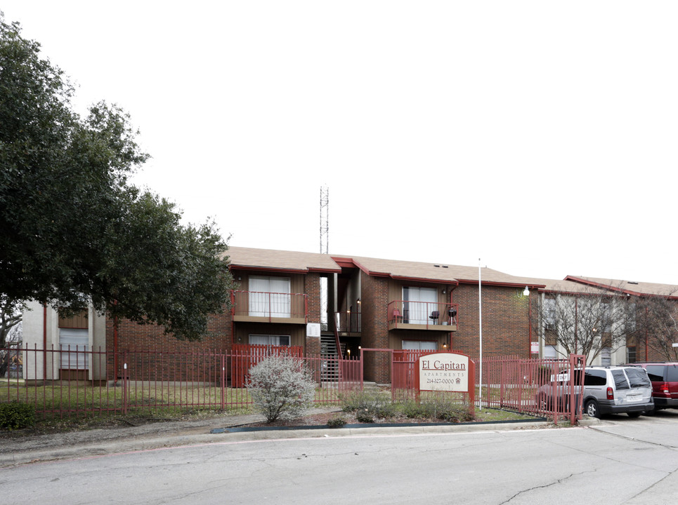 Sierra Vista Apartments in Dallas, TX - Building Photo