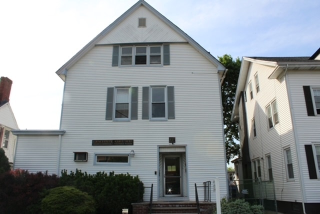 137 Livingston Ave, Unit Apt 3