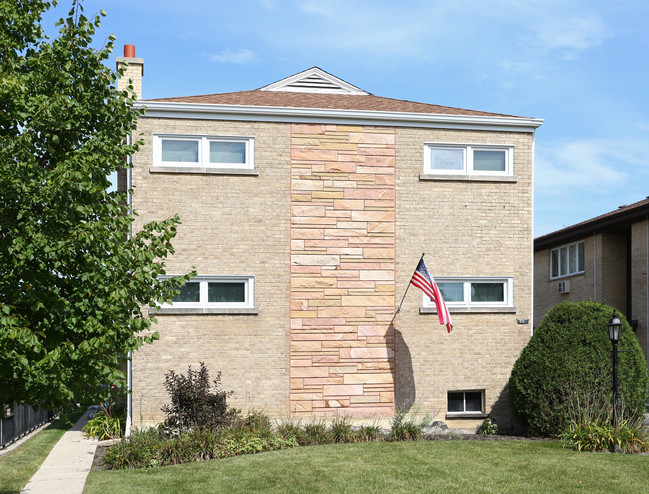 505 Summit Ave in Park Ridge, IL - Foto de edificio - Building Photo