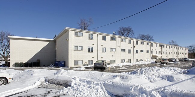 Prospect Gardens Condominiums in Mount Prospect, IL - Building Photo - Building Photo