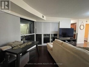 151 Village Green Square in Toronto, ON - Building Photo - Building Photo