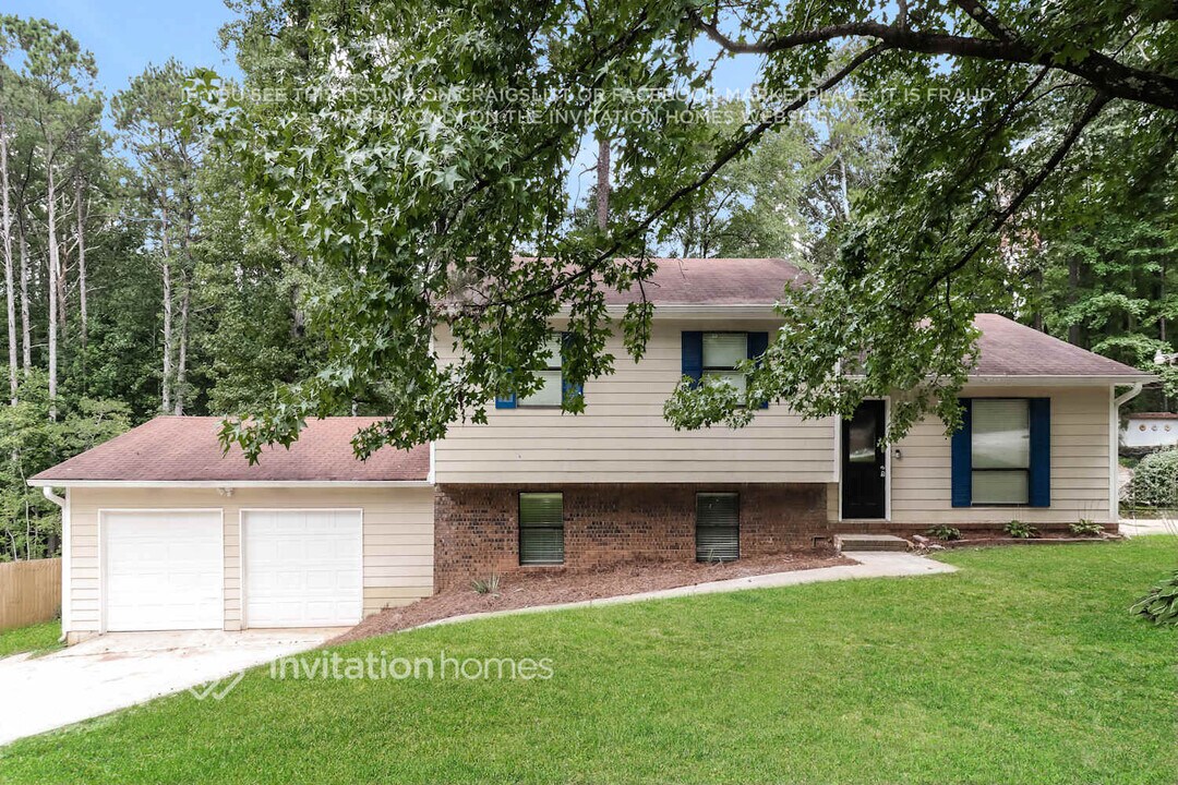 3096 Beaver Dr in Douglasville, GA - Building Photo