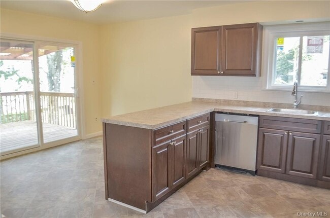 11 Elm St in Sleepy Hollow, NY - Foto de edificio - Building Photo