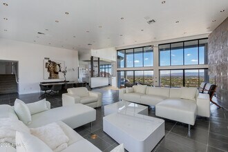 4228 E Highlands Dr in Paradise Valley, AZ - Building Photo - Building Photo