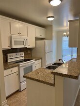 712 Sharp St in Franklin, TX - Foto de edificio - Building Photo