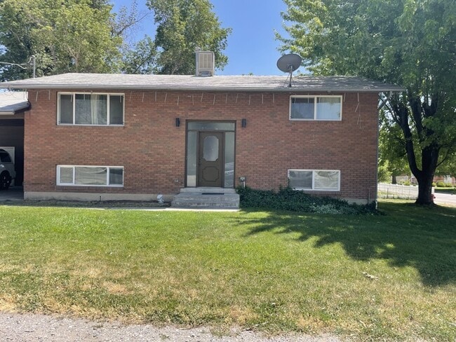 property at 281 W 200 N St