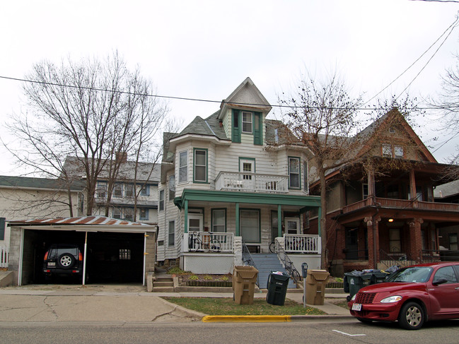 219 N Brooks St in Madison, WI - Building Photo - Building Photo