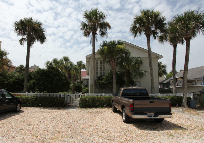 Watermark Apartments in Jacksonville Beach, FL - Building Photo - Building Photo