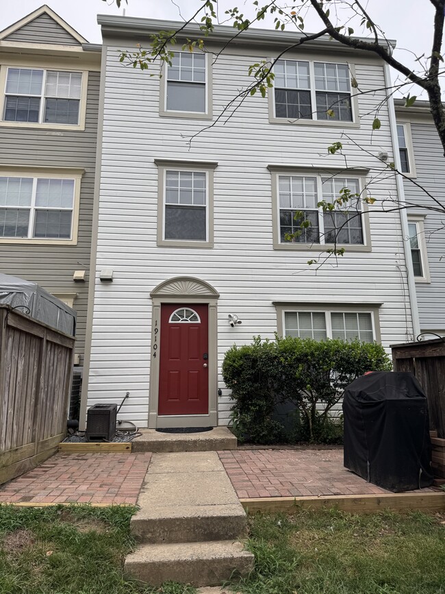 property at 19104 Highstream Dr
