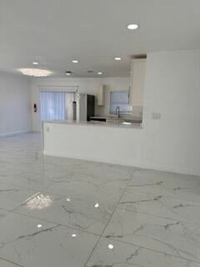 1848 NW 55th Ave in Lauderhill, FL - Building Photo - Building Photo