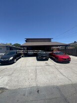 5438 Holland St in Oakland, CA - Building Photo