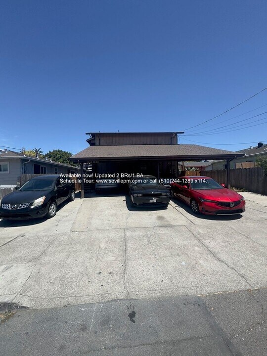 5438 Holland St in Oakland, CA - Building Photo