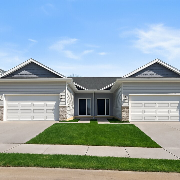 55 Keeneland Ct. in Pleasant Hill, IA - Building Photo