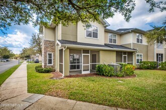 3750 Silver Bluff Blvd in Orange Park, FL - Building Photo - Building Photo
