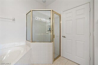 12607 Fox Ridge Dr in Bonita Springs, FL - Building Photo - Building Photo