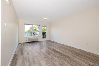 68 Lake St in White Plains, NY - Building Photo - Building Photo