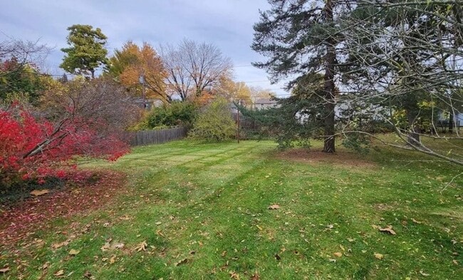 108 Glenbrook Rd in Rochester, NY - Foto de edificio - Building Photo