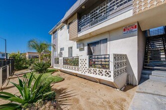 4845 Saturn Street in Los Angeles, CA - Foto de edificio - Interior Photo