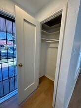 2808 W 43rd Pl, Unit 2808 in Los Angeles, CA - Foto de edificio - Building Photo