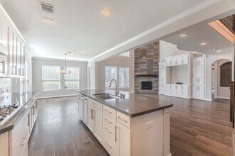 6 Winter Thicket Pl in Tomball, TX - Building Photo - Building Photo