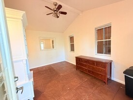 92-8703-8703 Tiki Ln in Ocean View, HI - Building Photo