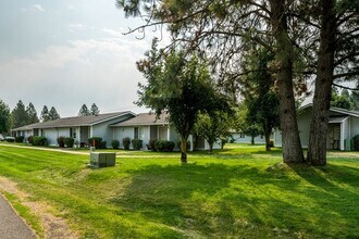 7032 W Heritage St in Rathdrum, ID - Building Photo - Building Photo