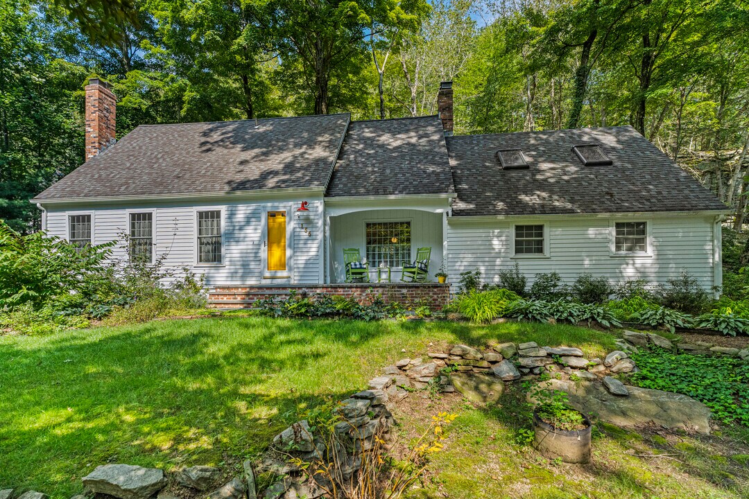 156 Concord Dr in Madison, CT - Building Photo