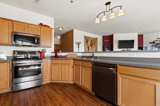 10900 W Bluemound Rd in Wauwatosa, WI - Building Photo - Building Photo