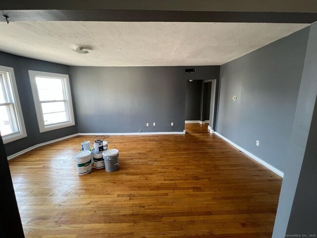 property at 1 Crescent St