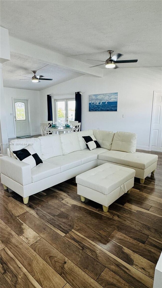 443 4th Rd in Key Largo, FL - Building Photo - Building Photo