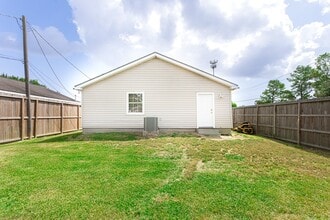 3010 Ohio Ave in Dickinson, TX - Building Photo - Building Photo