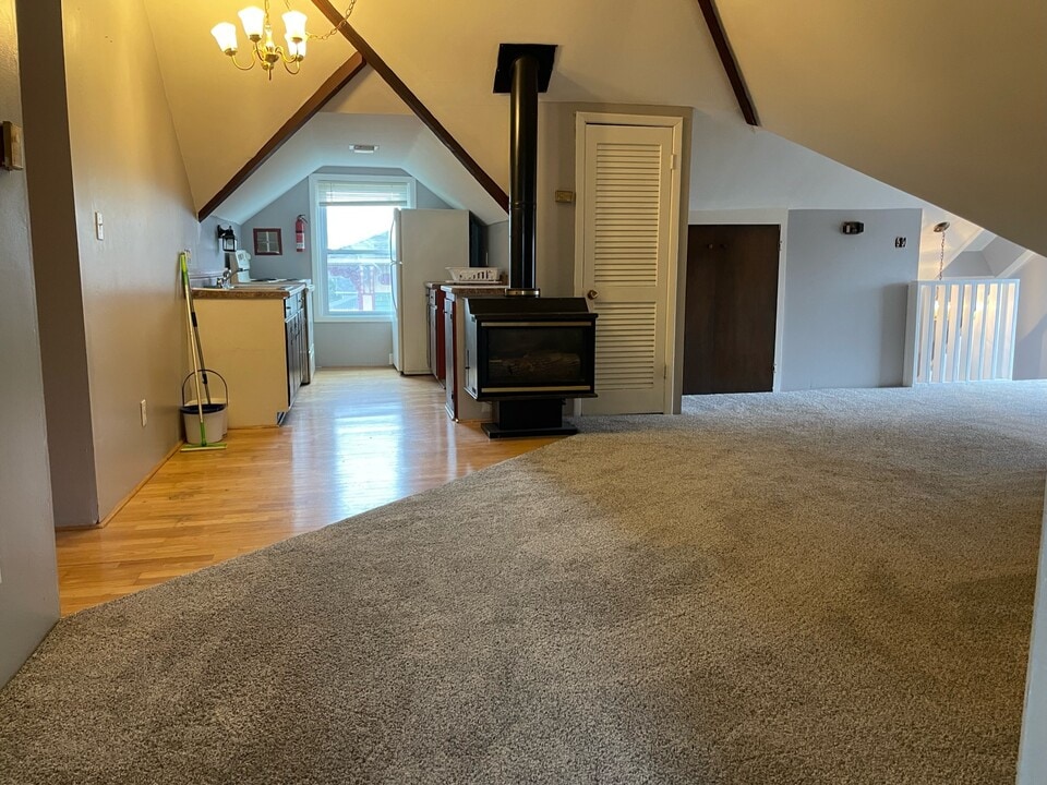 906 West Ave, Unit Apt 4 in Medina, NY - Building Photo