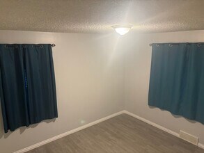 8757 W Helen Dr in Magna, UT - Building Photo - Building Photo