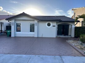 5855 SW 128th Ct in Miami, FL - Building Photo