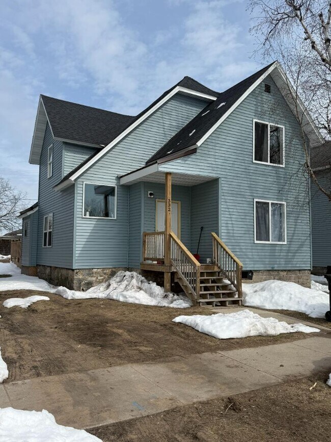 332 2nd St in Menominee, MI - Building Photo - Building Photo