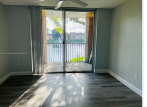 2427 Centergate Dr, Unit 208 in Miramar, FL - Building Photo - Building Photo