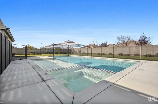 16612 Bellewood Pl in Bakersfield, CA - Building Photo - Building Photo