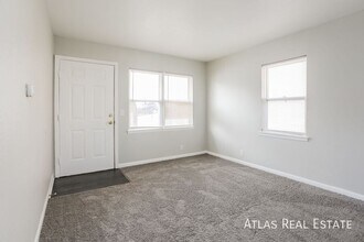 4809 NW Homestead Rd in Riverside, MO - Building Photo - Building Photo