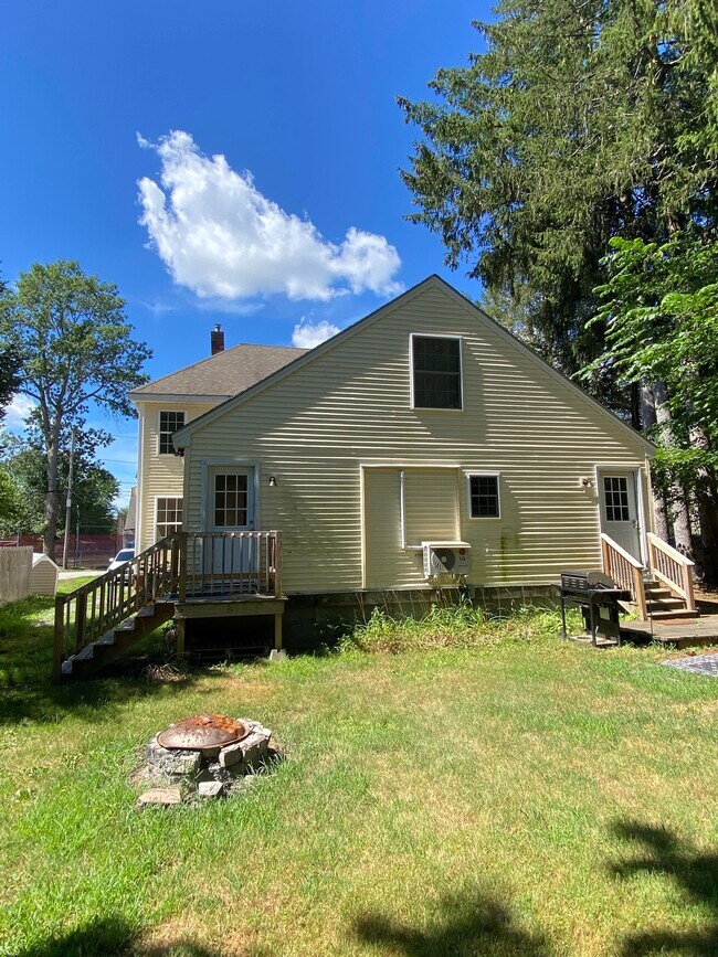 74 Summer St in Saco, ME - Building Photo - Building Photo