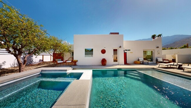 property at 370 W Sunview Ave
