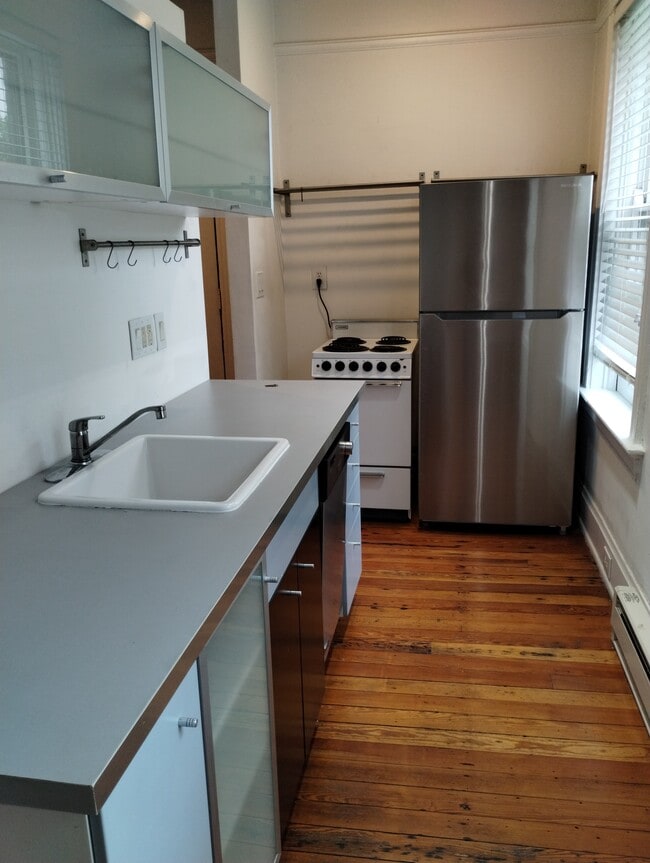 3947 Elsmere Ave, Unit 1B, Unit 1B