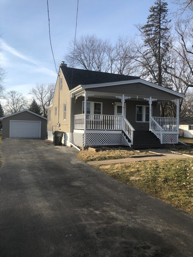 17926 Locust St in Lansing, IL - Building Photo - Building Photo