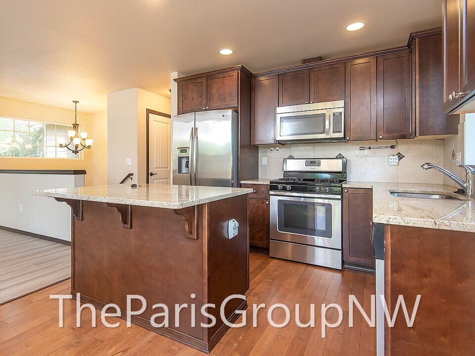 18410 Meridian Ave N in Shoreline, WA - Building Photo