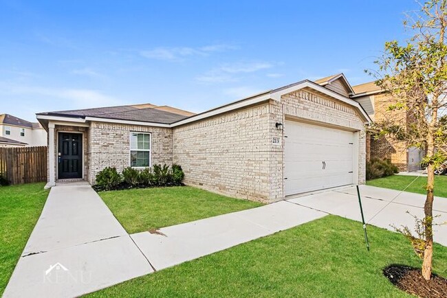 213 Wincanton Ln in Jarrell, TX - Building Photo - Building Photo