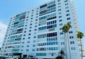 7200 Sunshine Skyway Ln S in St. Petersburg, FL - Building Photo