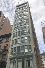 11 W 17th St in New York, NY - Building Photo - Building Photo