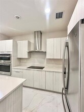 10420 NW 67th St in Doral, FL - Building Photo - Building Photo