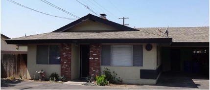 711-741 W Henderson Ave in Porterville, CA - Building Photo - Building Photo